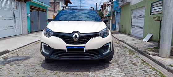 RENAULT CAPTUR 1.6 16V SCE FLEX LIFE X-TRONIC RENAULT CAPTUR 1.6 16V SCE FLEX LIFE X-TRONIC